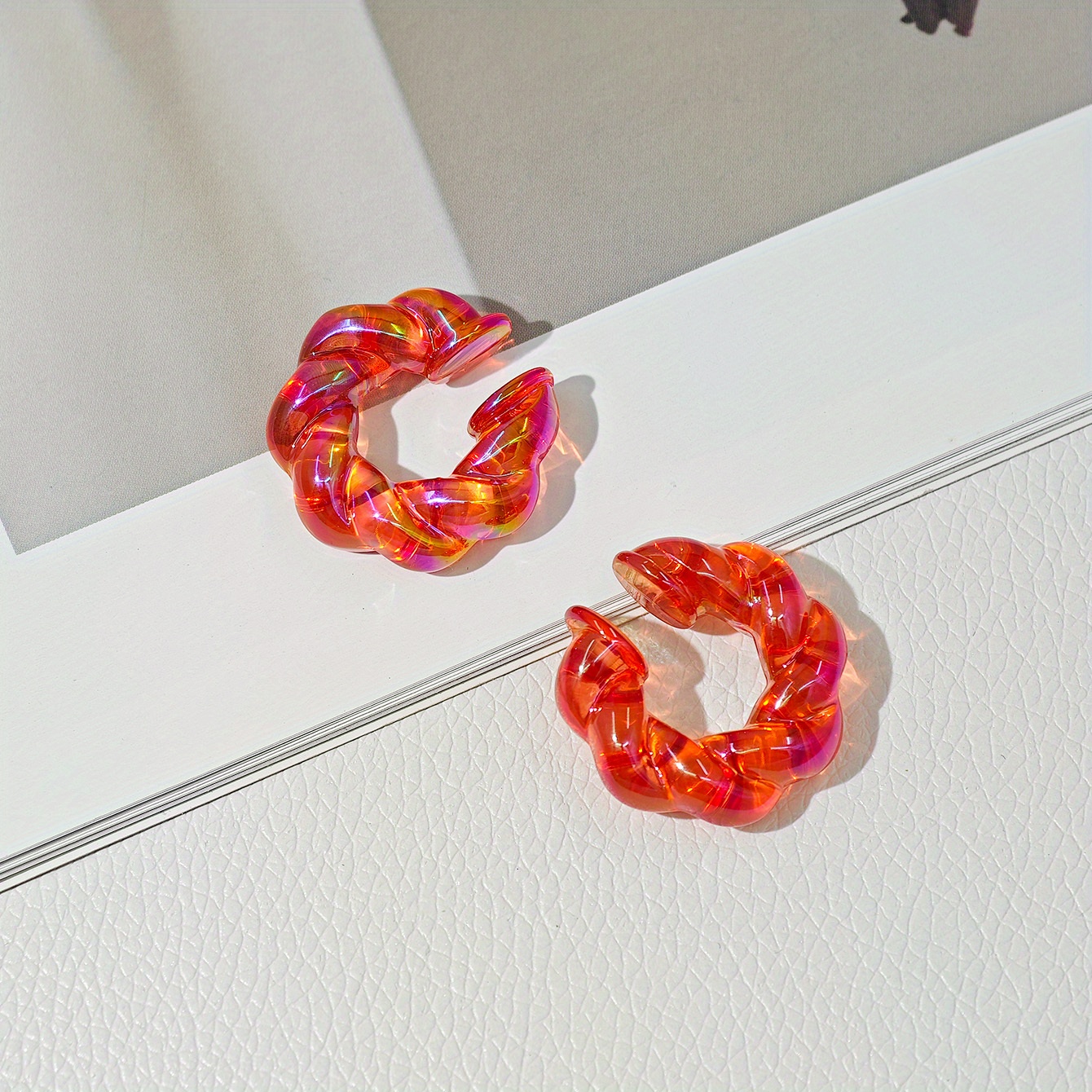 2pcs Acrylic Twist Ear Clips Earring Set Dopamine Colorful No Piercing